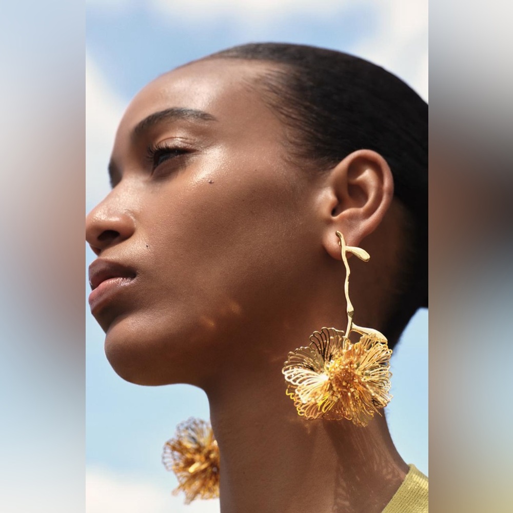 ZARA Gold Tone Flower Drop Statement Earrings.